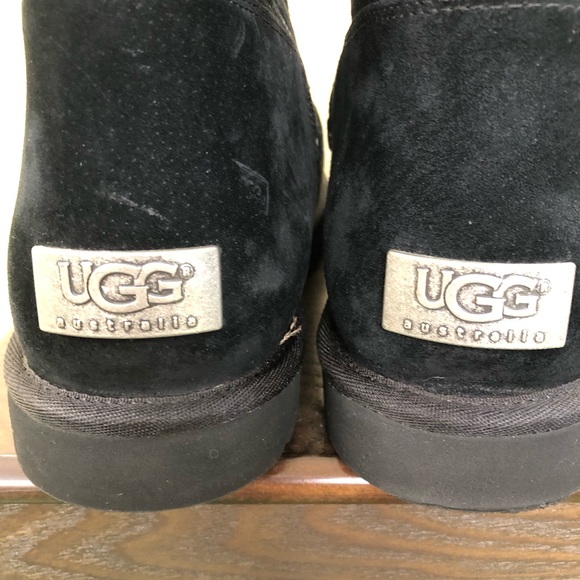 UGG BOOTS….. size 9….black color - Picture 8 of 12